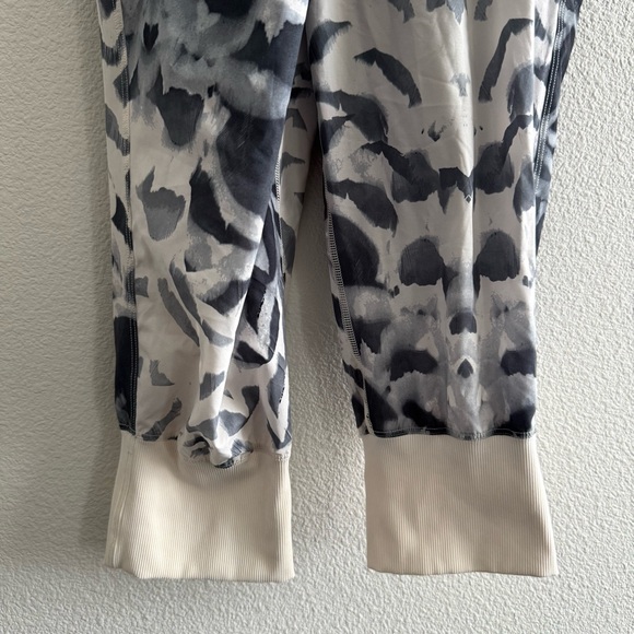 Lululemon Dance To Yoga Pant Pretty Plume Angel Wing Black Boyfriend Fit - Picture 10 of 15